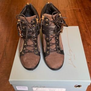 Lola Cruz Wedge lace up booties